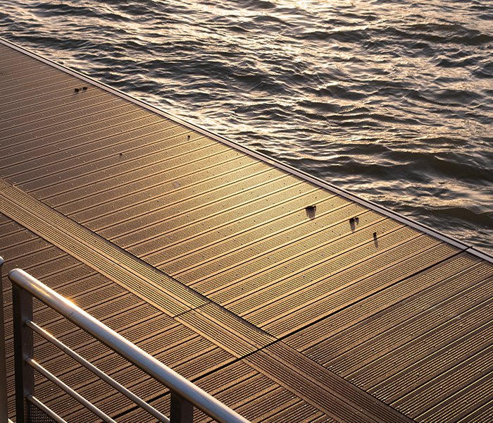 Benefits of Choosing a Custom Dock Design Over a Standard One